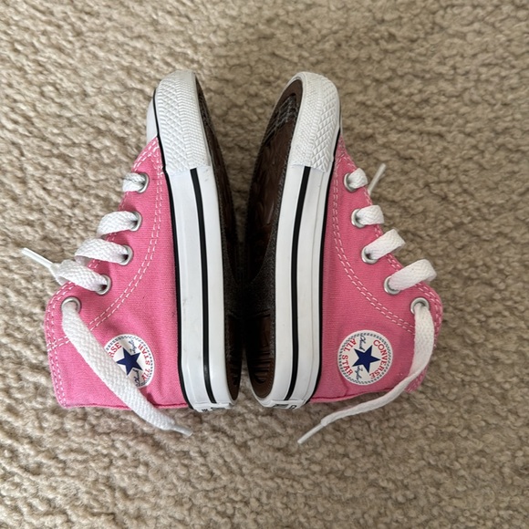 Converse Toddler High-Top Sneakers in Pink - Picture 4 of 5